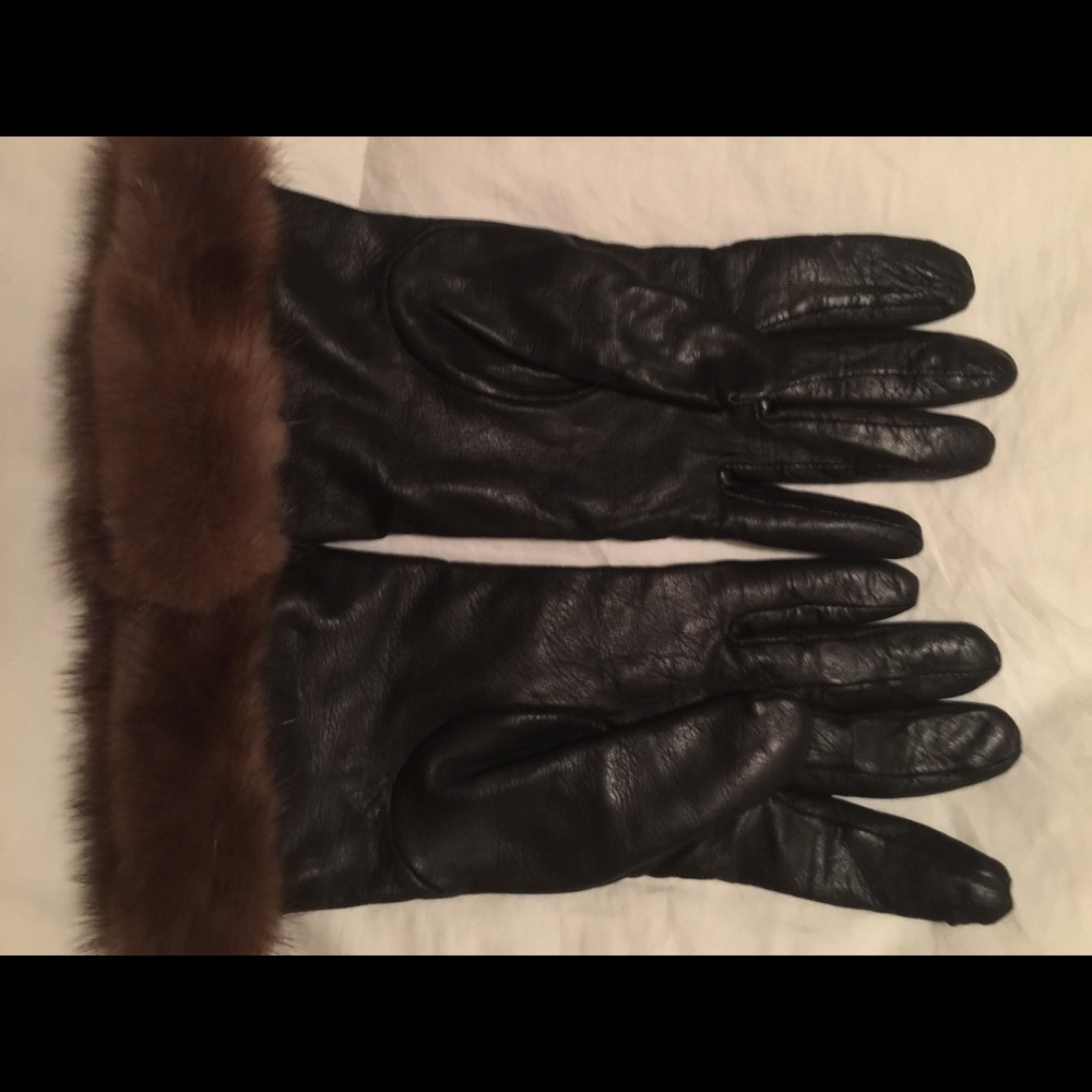 Lamb leather mink gloves with cashmere interior.